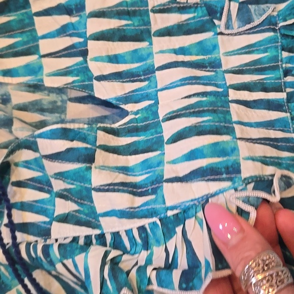 Hatley Geometric Print Tiered Ruffle Sleeve Vneck Tank Blouse - Picture 11 of 12